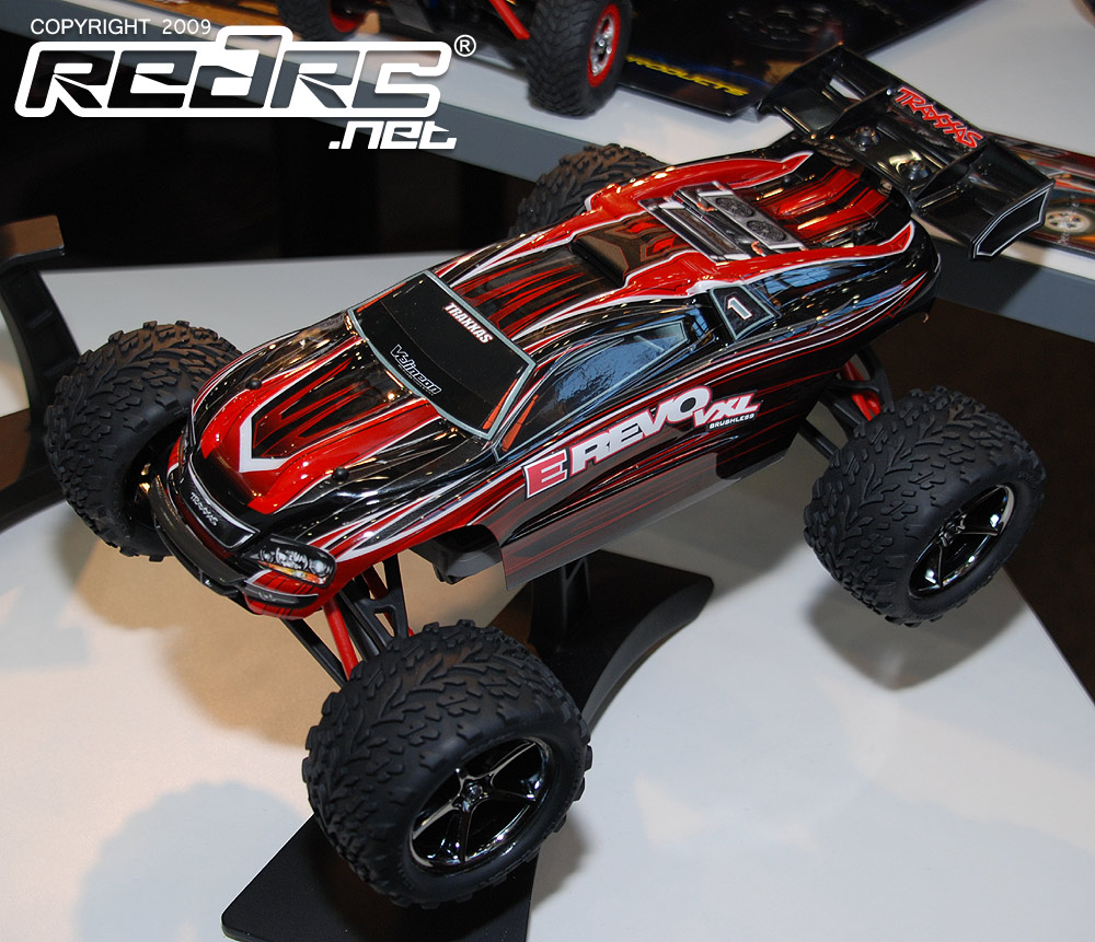 traxxaserevovxl-1.jpg