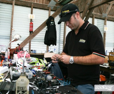 Daniele Ielasi preparing his car