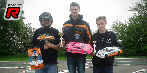 Thurston & Glyn win at BRCA 1/10th IC Track Nats Rd3