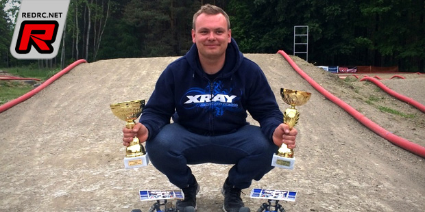 Martin Bayer doubles at Czech 1/8th Off-road Nats Rd1