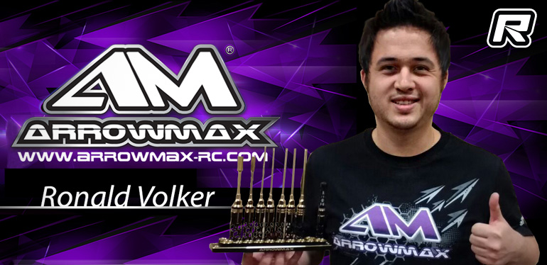 Arrowmax sign World Champion Ronald Völker